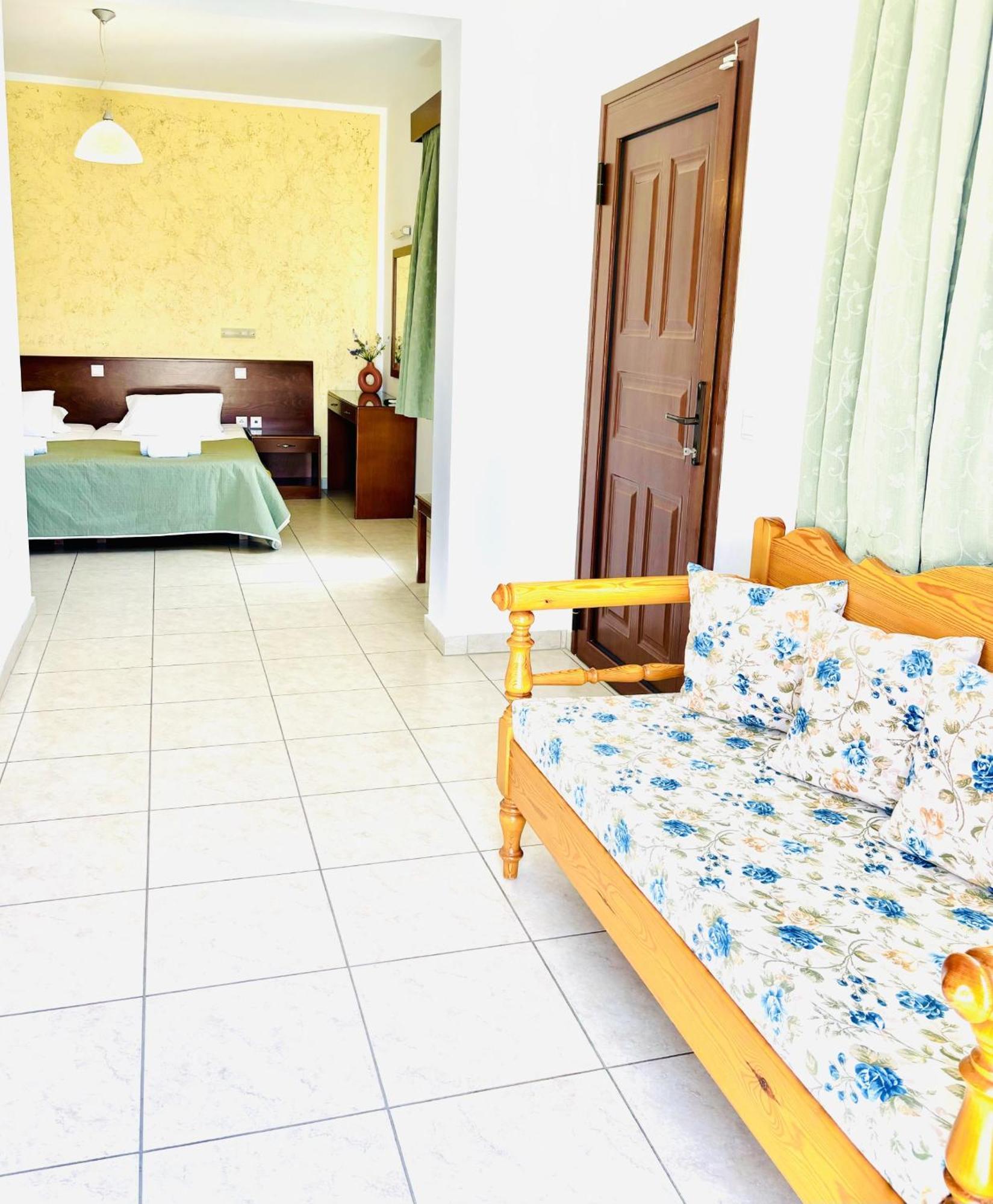 Krana Hotel 林都斯 外观 照片